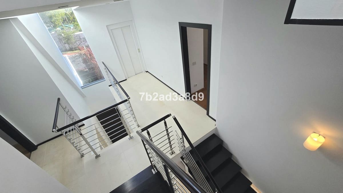 Chalet de 5 habitaciones en Marbella en venta con piscina garaje - 3.000.000 € (Ref: 9610557)