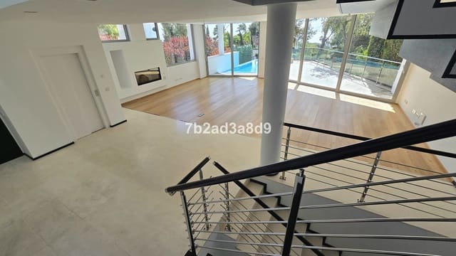 Chalet de 5 habitaciones en La Carolina - Guadalpín, Marbella en venta con piscina garaje - 3.000.000 € (Ref: 9610557)