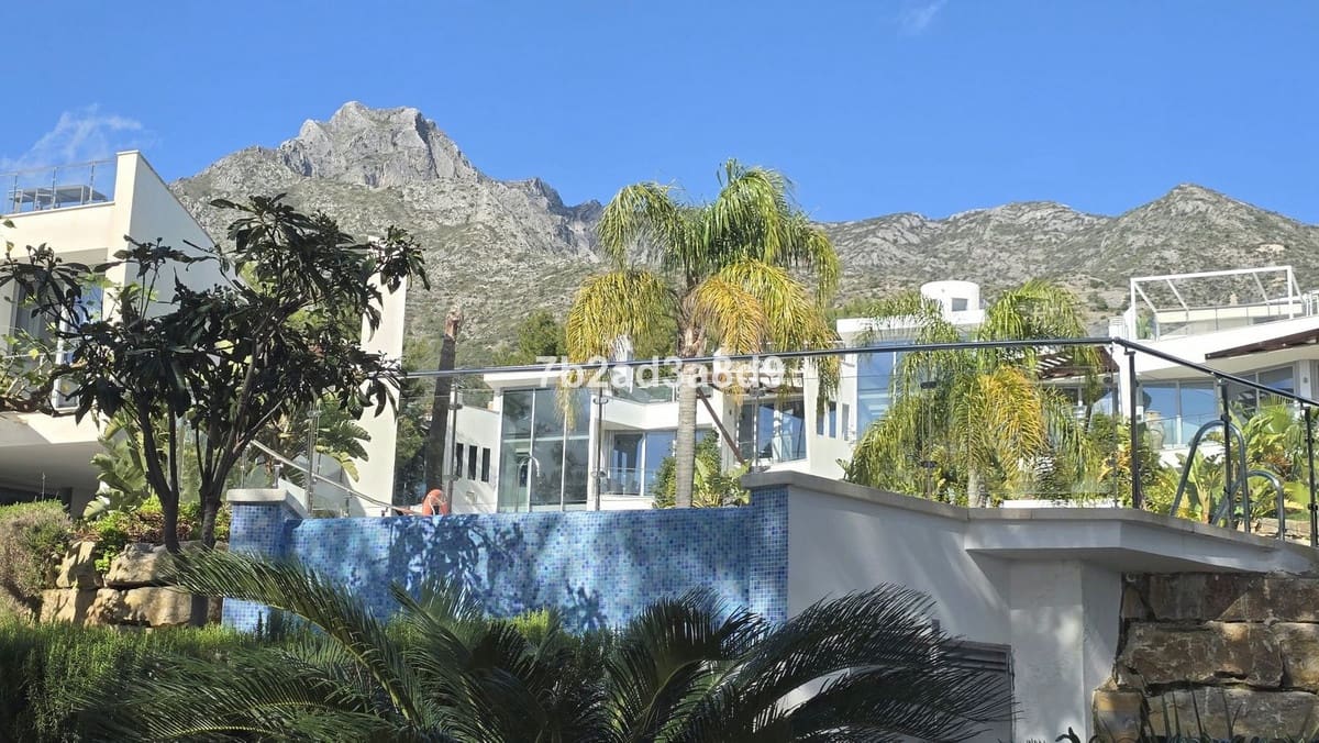 Chalet de 5 habitaciones en Marbella en venta con piscina garaje - 3.000.000 € (Ref: 9610557)