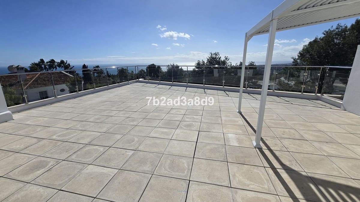 Chalet de 5 habitaciones en Marbella en venta con piscina garaje - 3.000.000 € (Ref: 9610557)