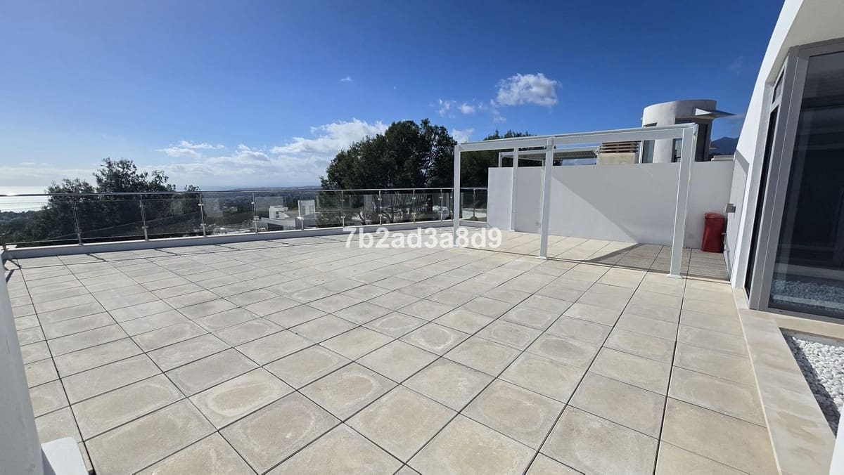 Chalet de 5 habitaciones en Marbella en venta con piscina garaje - 3.000.000 € (Ref: 9610557)