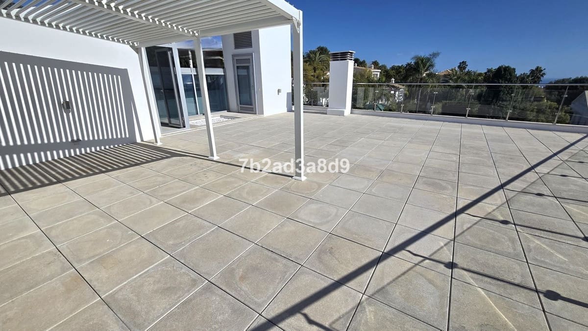 Chalet de 5 habitaciones en Marbella en venta con piscina garaje - 3.000.000 € (Ref: 9610557)