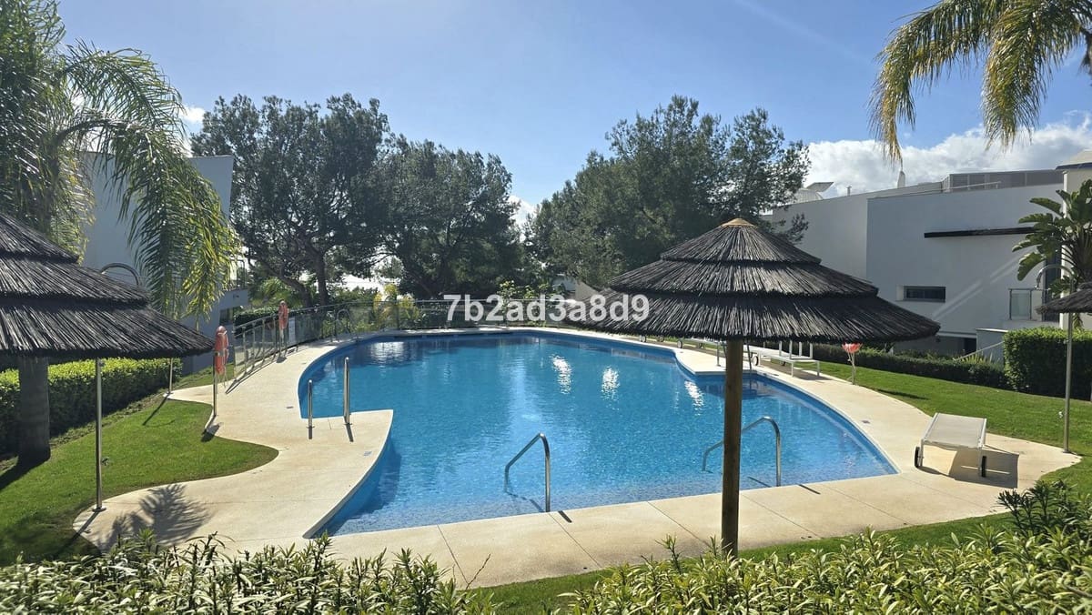 Chalet de 5 habitaciones en Marbella en venta con piscina garaje - 3.000.000 € (Ref: 9610557)