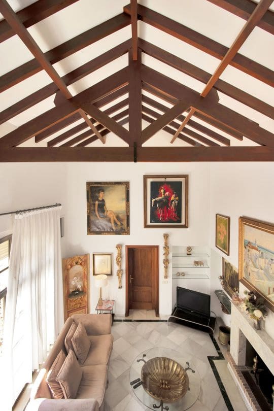 5 bedroom Villa for sale in Marbella with garage - € 2,950,000 (Ref: 9611937)