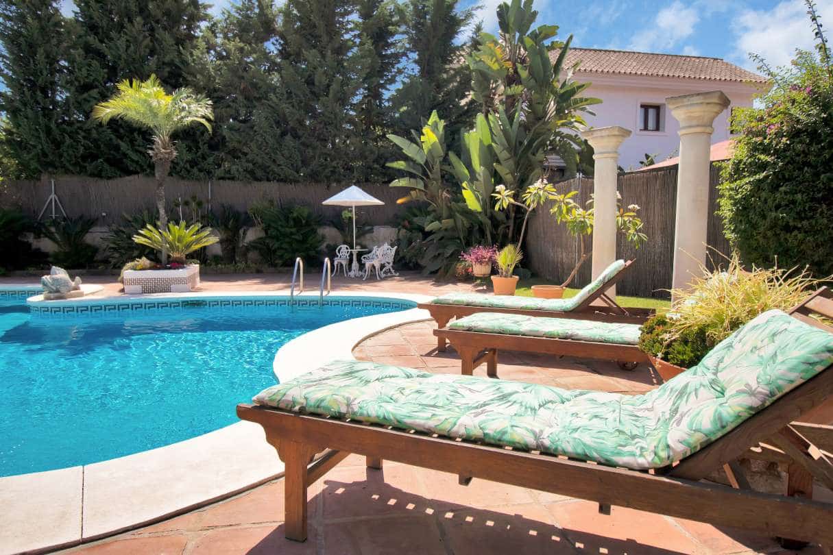 5 bedroom Villa for sale in Marbella with garage - € 2,950,000 (Ref: 9611937)