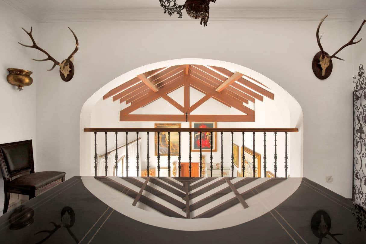 5 bedroom Villa for sale in Marbella with garage - € 2,950,000 (Ref: 9611937)