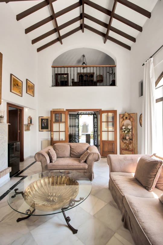 5 bedroom Villa for sale in Marbella with garage - € 2,950,000 (Ref: 9611937)