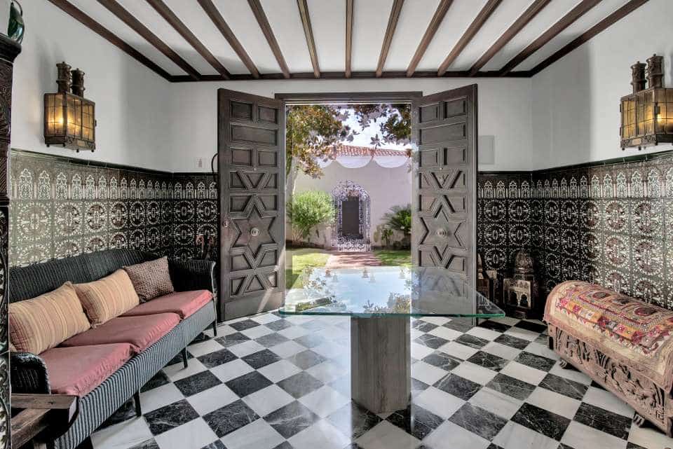 5 bedroom Villa for sale in Marbella with garage - € 2,950,000 (Ref: 9611937)