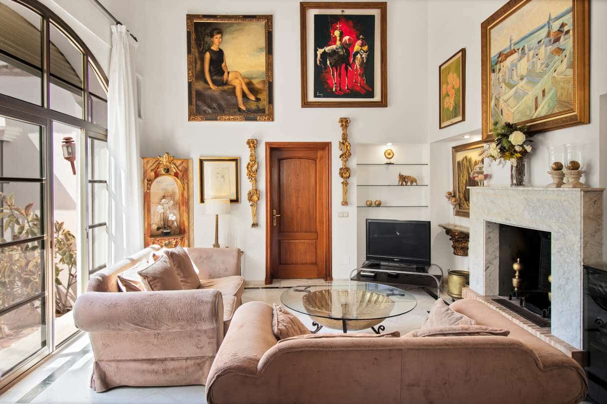 5 bedroom Villa for sale in Marbella with garage - € 2,950,000 (Ref: 9611937)