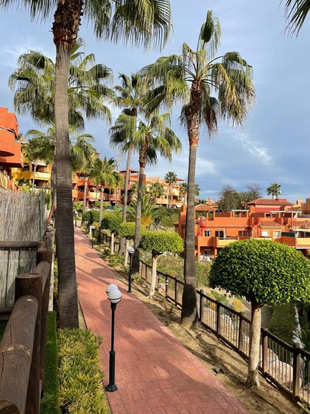 2 soveværelse Lejlighed til salg i Marbella med garage - € 345.000 (Ref: 9611938)