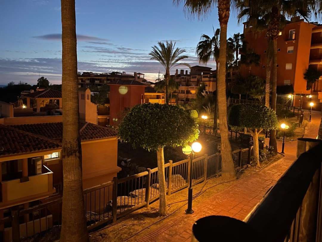 2 soveværelse Lejlighed til salg i Marbella med garage - € 345.000 (Ref: 9611938)