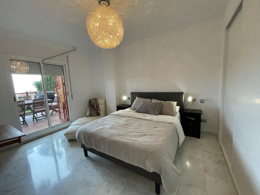 2 soveværelse Lejlighed til salg i Marbella med garage - € 345.000 (Ref: 9611938)