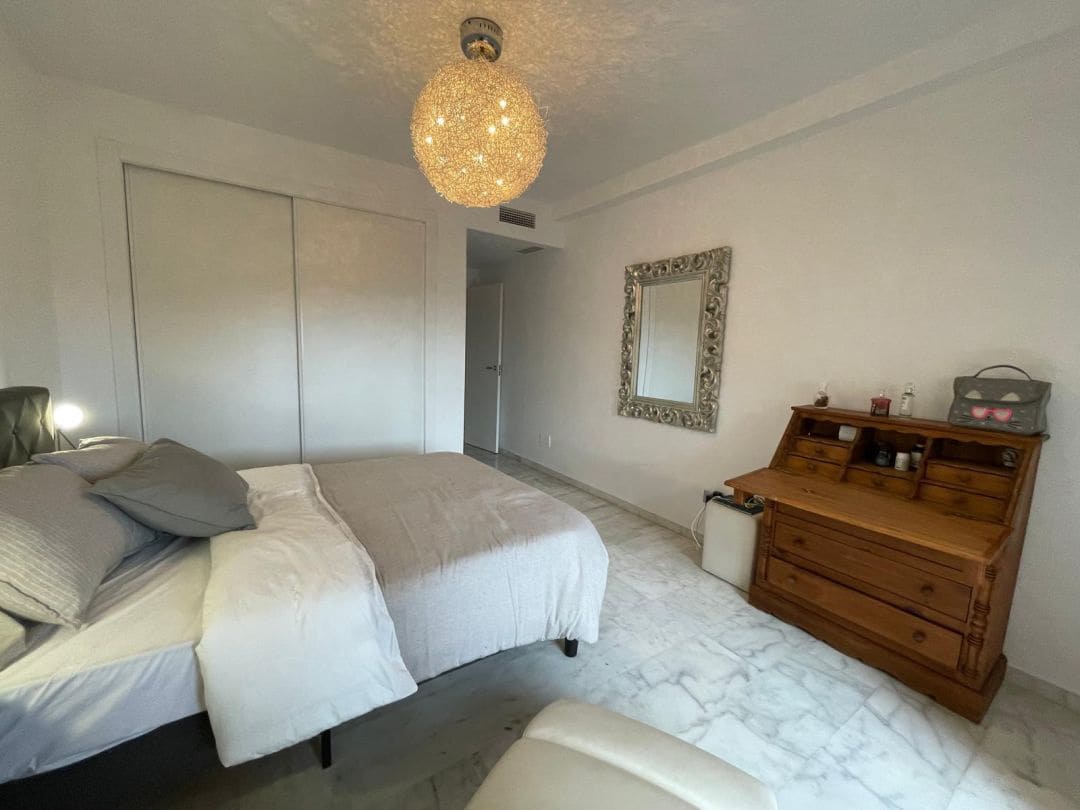 2 soveværelse Lejlighed til salg i Marbella med garage - € 345.000 (Ref: 9611938)