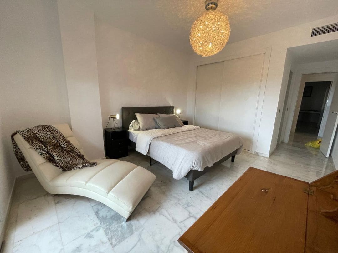 2 soveværelse Lejlighed til salg i Marbella med garage - € 345.000 (Ref: 9611938)