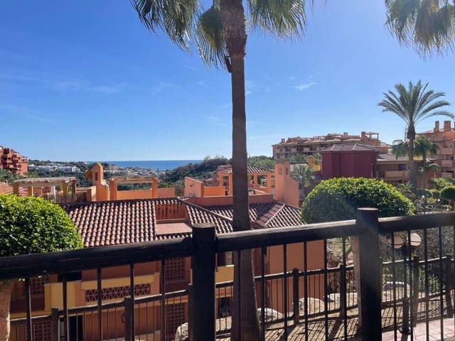 2 bedroom Flat for sale in La Reserva, Marbella with garage - € 345,000 (Ref: 9611938)