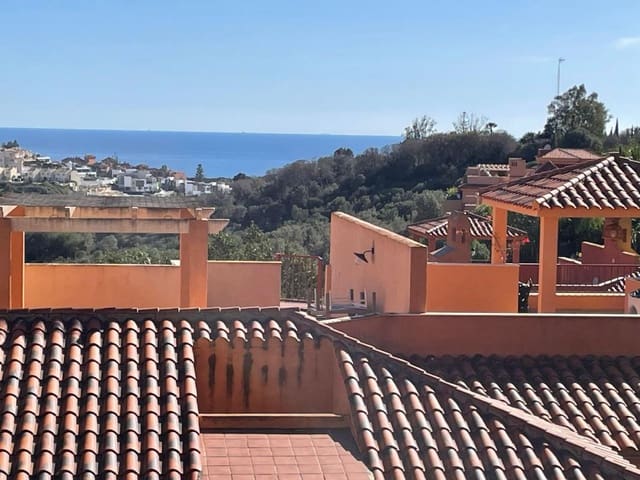 2 bedroom Flat for sale in La Reserva, Marbella with garage - € 345,000 (Ref: 9611938)