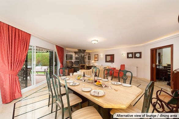 Chalet de 5 habitaciones en Bel-Air, Estepona en venta con garaje - 1.200.000 € (Ref: 9611941)