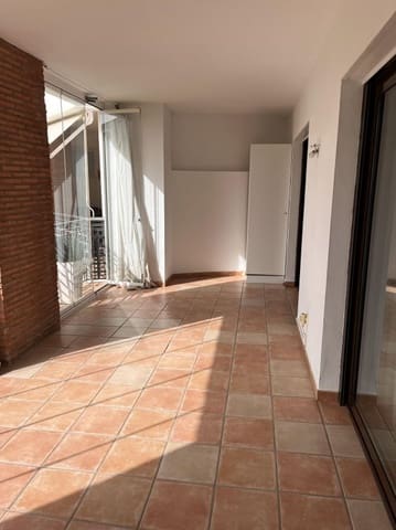 Piso de 2 habitaciones en La Concha - Resina Golf, Estepona en venta con garaje - 340.000 € (Ref: 9611942)