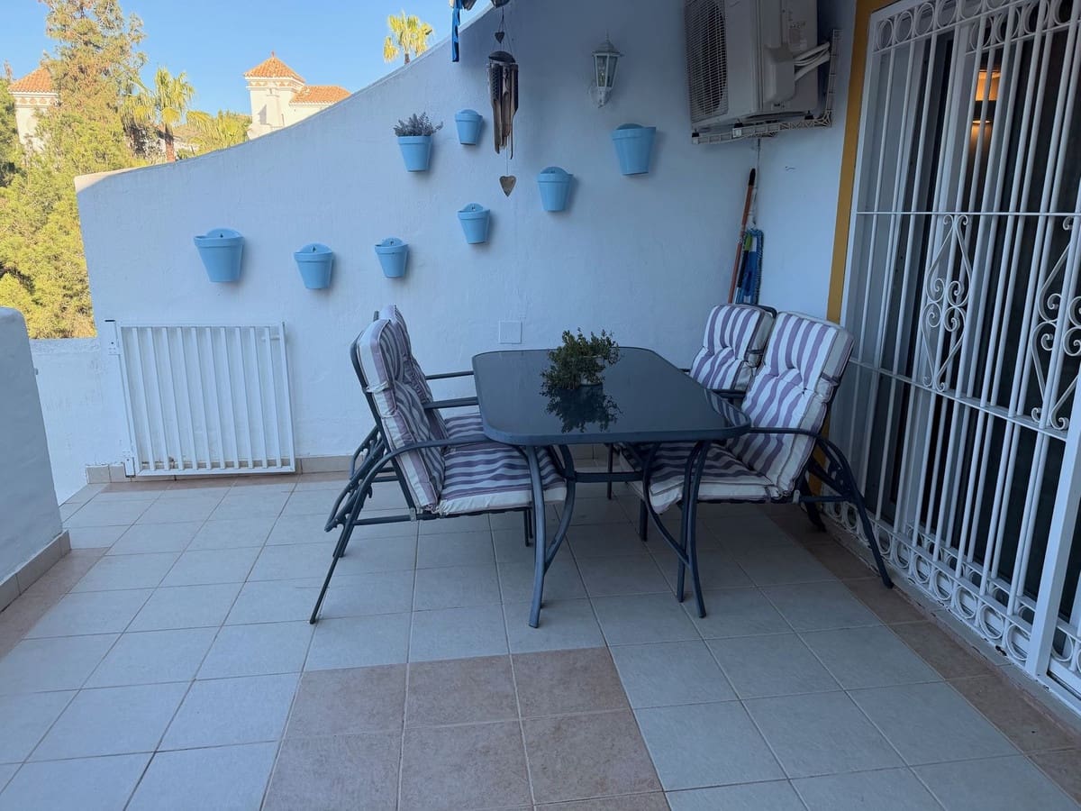 4 bedroom Villa for sale in Mijas with pool - € 475,000 (Ref: 9611943)