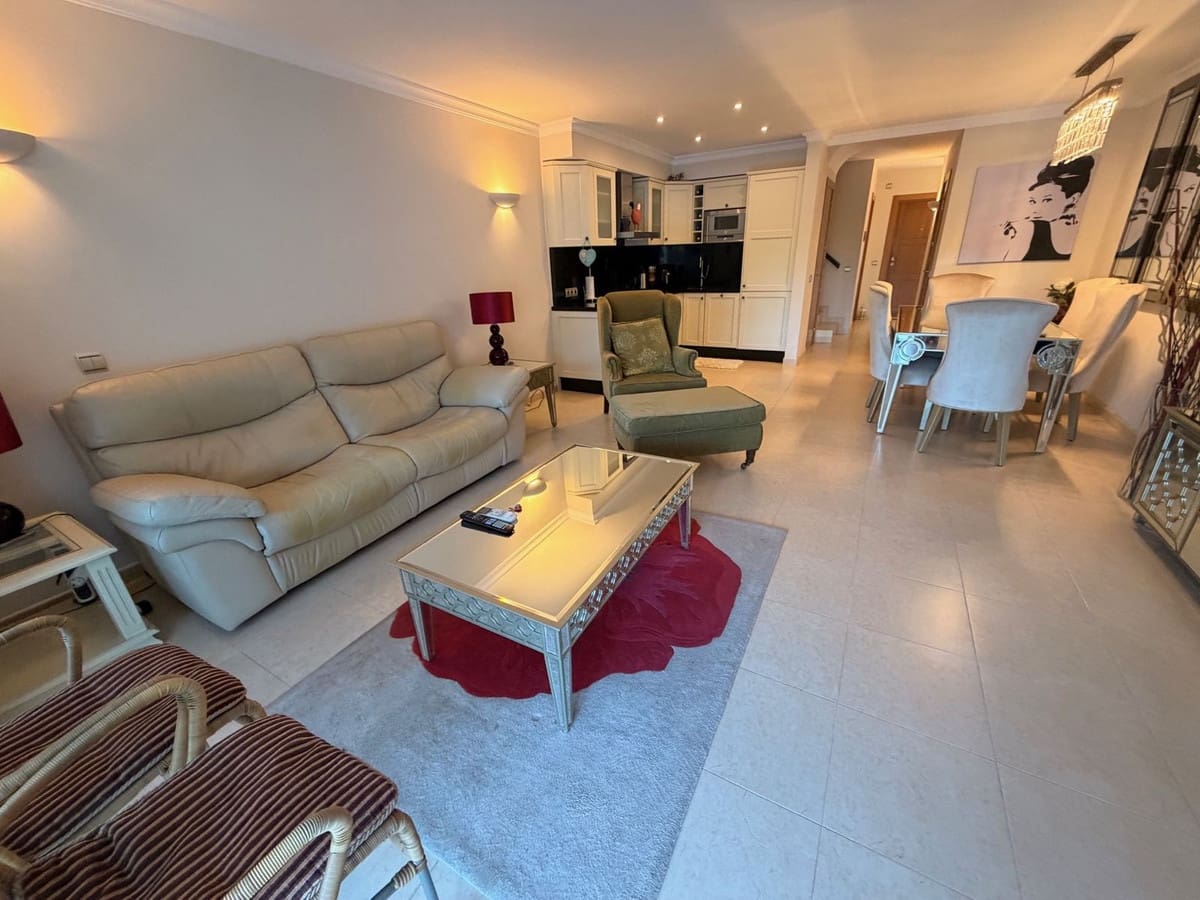 4 bedroom Villa for sale in Mijas with pool - € 475,000 (Ref: 9611943)