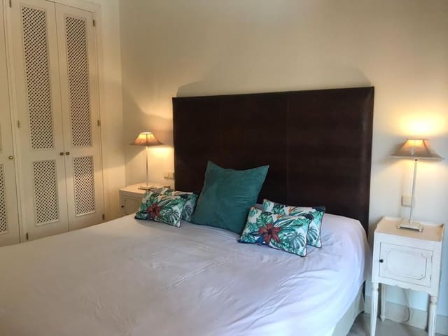 Piso de 2 habitaciones en Nueva Alcántara, Marbella en venta con garaje - 795.000 € (Ref: 9613119)