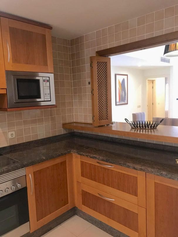 Piso de 2 habitaciones en Marbella en venta con garaje - 795.000 € (Ref: 9613119)