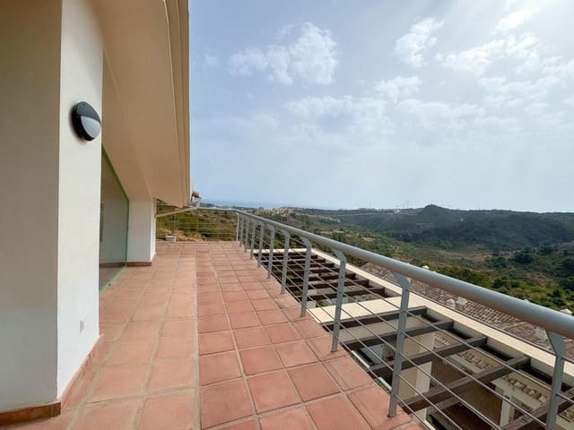 Piso de 3 habitaciones en La Concha - Resina Golf, Estepona en venta - 349.000 € (Ref: 9613121)