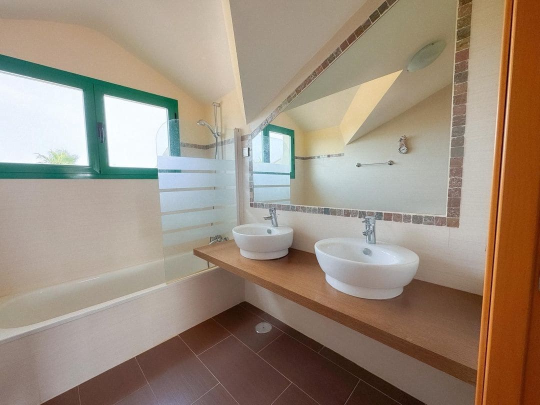 Piso de 3 habitaciones en New Golden Mile en venta - 349.000 € (Ref: 9613121)