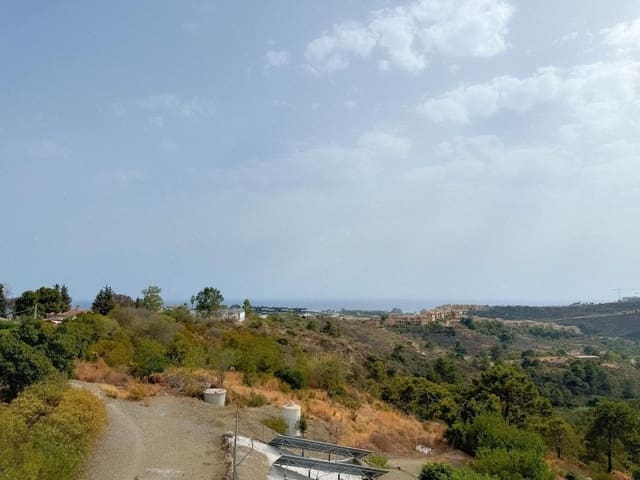 Piso de 3 habitaciones en La Concha - Resina Golf, Estepona en venta - 349.000 € (Ref: 9613121)