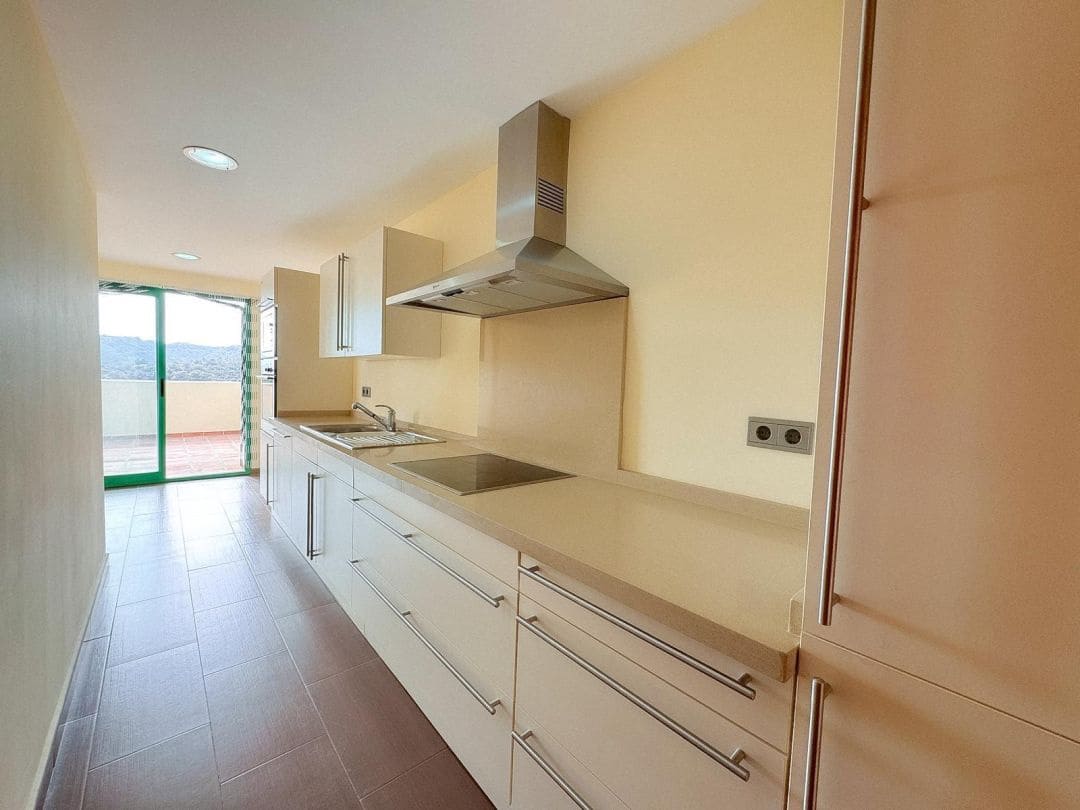 Piso de 3 habitaciones en New Golden Mile en venta - 349.000 € (Ref: 9613121)