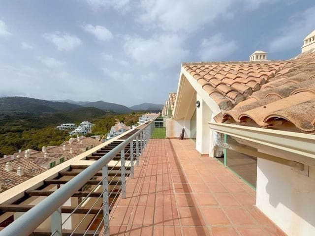 Piso de 3 habitaciones en La Concha - Resina Golf, Estepona en venta - 349.000 € (Ref: 9613121)