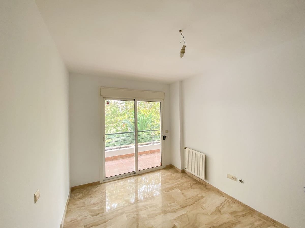 3 sypialnia Mieszkanie na sprzedaż w Marbella z basenem garażem - 445 000 € (Ref: 9613122)