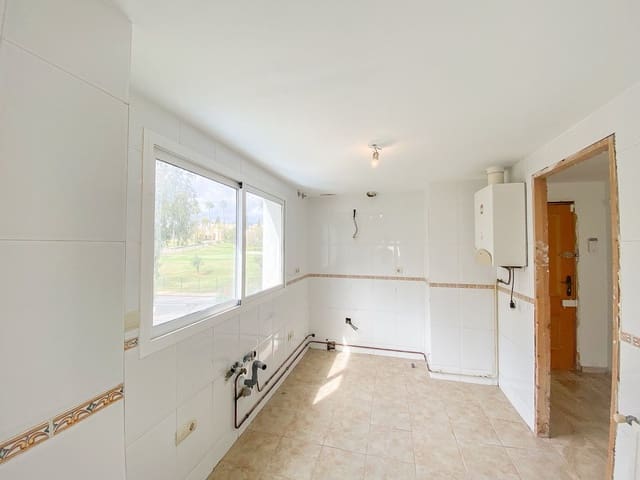 Piso de 3 habitaciones en Guadalmina Alta, Marbella en venta con piscina garaje - 445.000 € (Ref: 9613122)