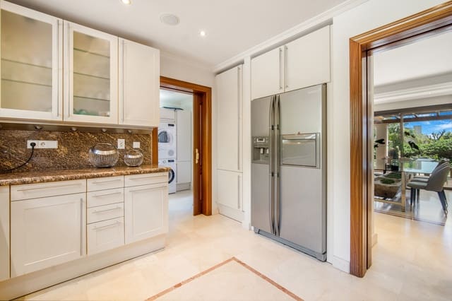 4 makuuhuone Huvila myytävänä paikassa La Carolina - Guadalpín, Marbella mukana uima-altaan 
autotalli - 1 995 000 € (Ref: 9613125)