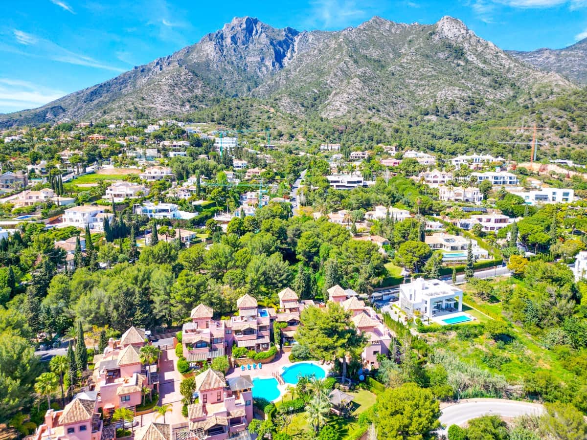 4 makuuhuone Huvila myytävänä paikassa Marbella mukana uima-altaan 
autotalli - 1 995 000 € (Ref: 9613125)