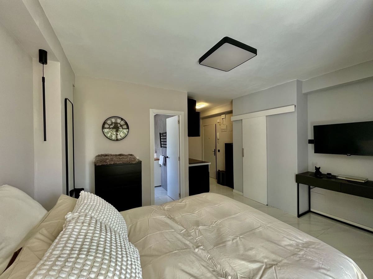 Mieszkanie na sprzedaż w Marbella z basenem garażem - 257 000 € (Ref: 9613129)