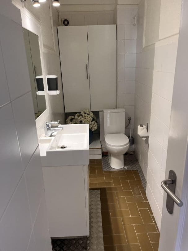 Kontor att hyra i Marbella - 1 200 € (Ref: 9613130)