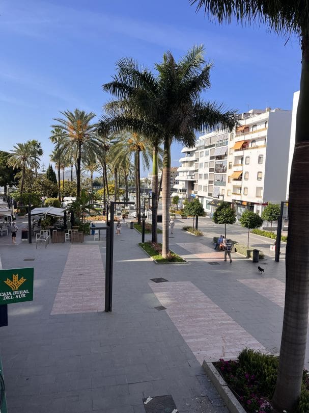 Kontor att hyra i Marbella - 1 200 € (Ref: 9613130)