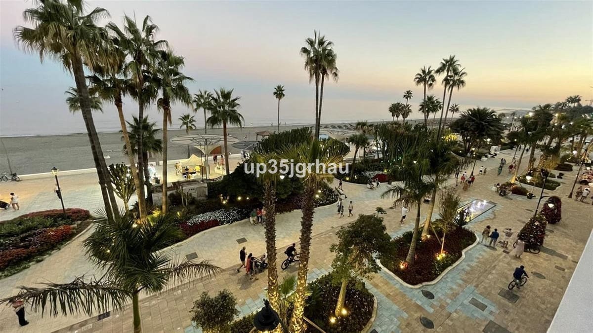 3 chambre Appartement à vendre à Estepona avec garage - 439 900 € (Ref: 9613131)