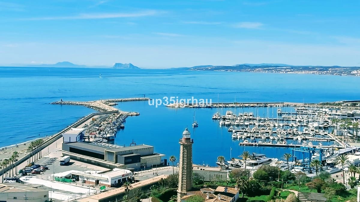 3 chambre Appartement à vendre à Estepona avec garage - 439 900 € (Ref: 9613131)