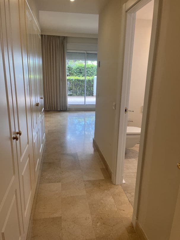 2 sypialnia Mieszkanie na sprzedaż w Marbella z garażem - 640 000 € (Ref: 9613133)