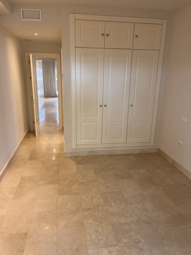 2 sypialnia Mieszkanie na sprzedaż w Marbella z garażem - 640 000 € (Ref: 9613133)