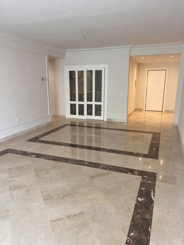 2 sypialnia Mieszkanie na sprzedaż w Marbella z garażem - 640 000 € (Ref: 9613133)