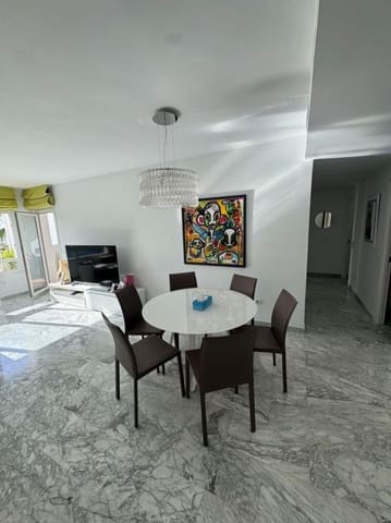 3 bedroom Flat for sale in Puerto Banus, Marbella - € 1,250,000 (Ref: 9613135)