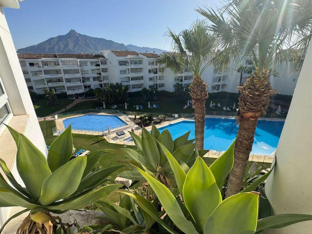 3 bedroom Flat for sale in Marbella - € 1,250,000 (Ref: 9613135)