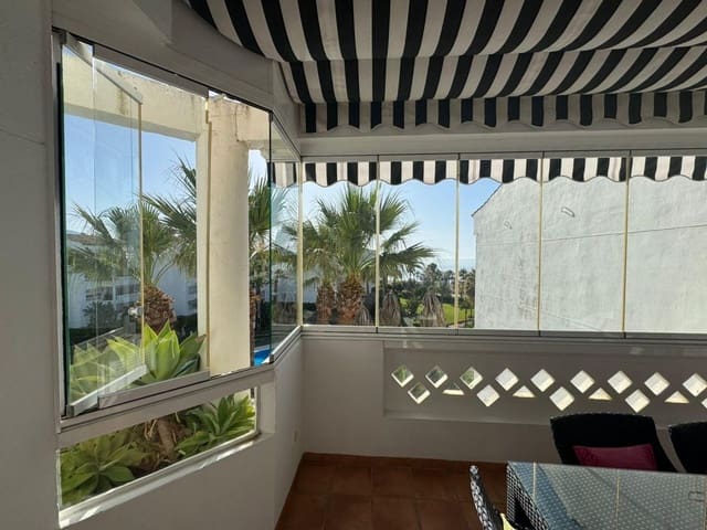 3 bedroom Flat for sale in Puerto Banus, Marbella - € 1,250,000 (Ref: 9613135)