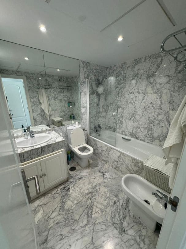 3 bedroom Flat for sale in Marbella - € 1,250,000 (Ref: 9613135)