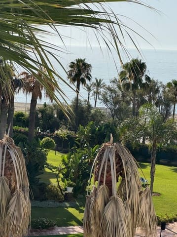 3 bedroom Flat for sale in Puerto Banus, Marbella - € 1,250,000 (Ref: 9613135)