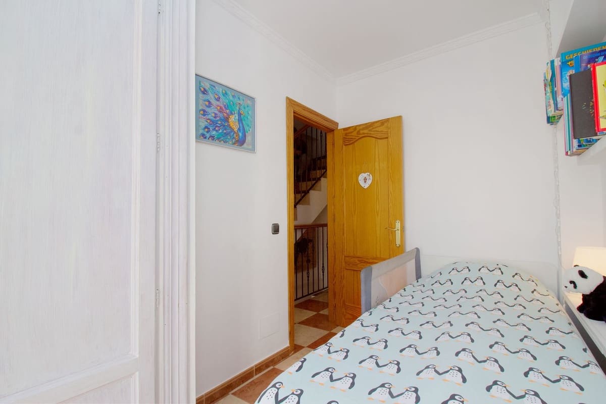 3 soveværelse Villa til salg i Ojen - € 245.000 (Ref: 9613138)