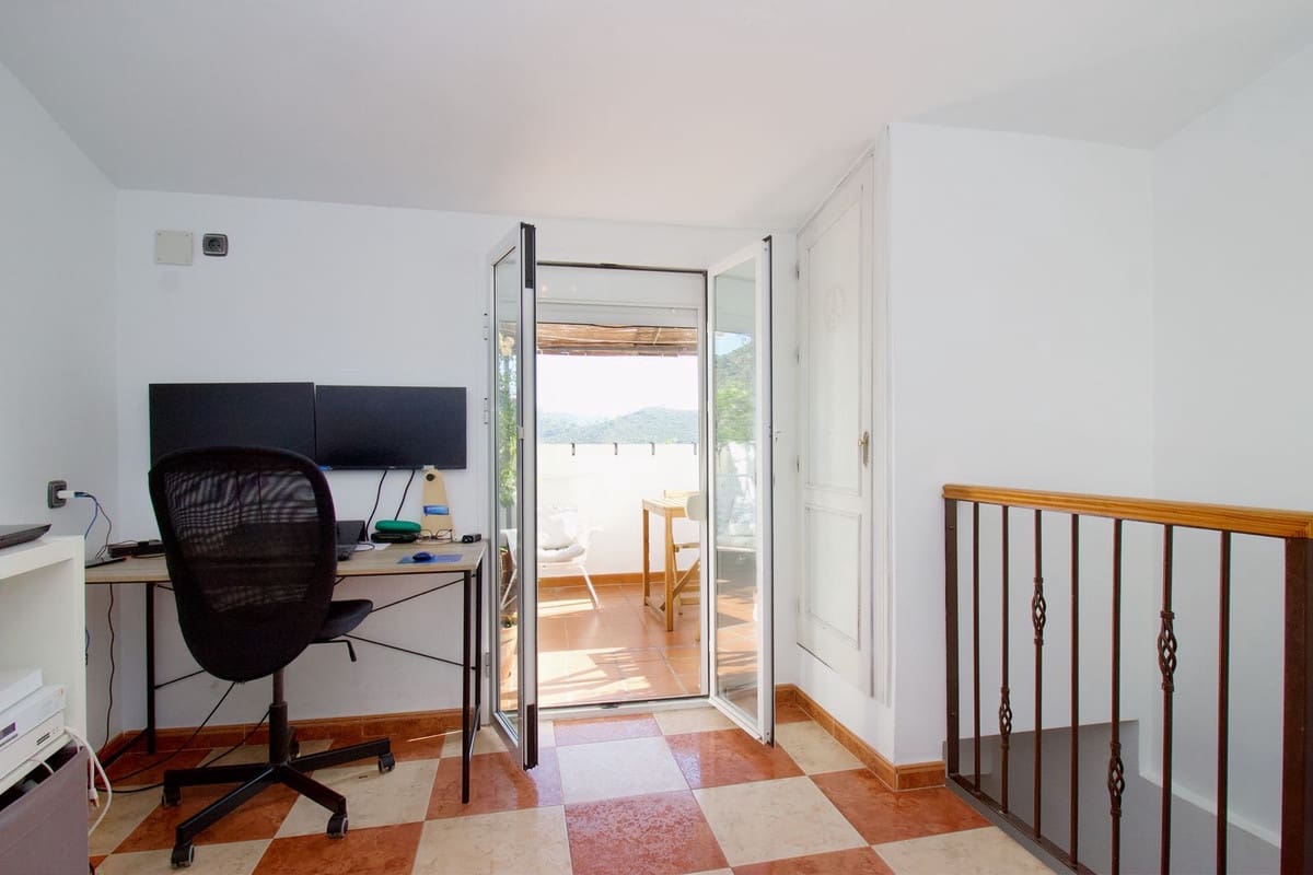 3 soveværelse Villa til salg i Ojen - € 245.000 (Ref: 9613138)